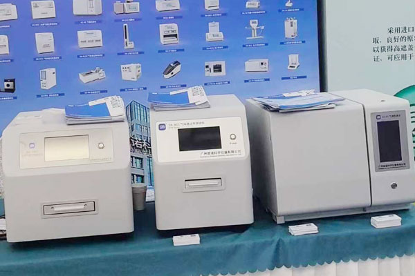 重點(diǎn)展示了包括氣體透過率測試儀、紅外法水蒸氣透過率測試儀、氣相色譜儀等儀器